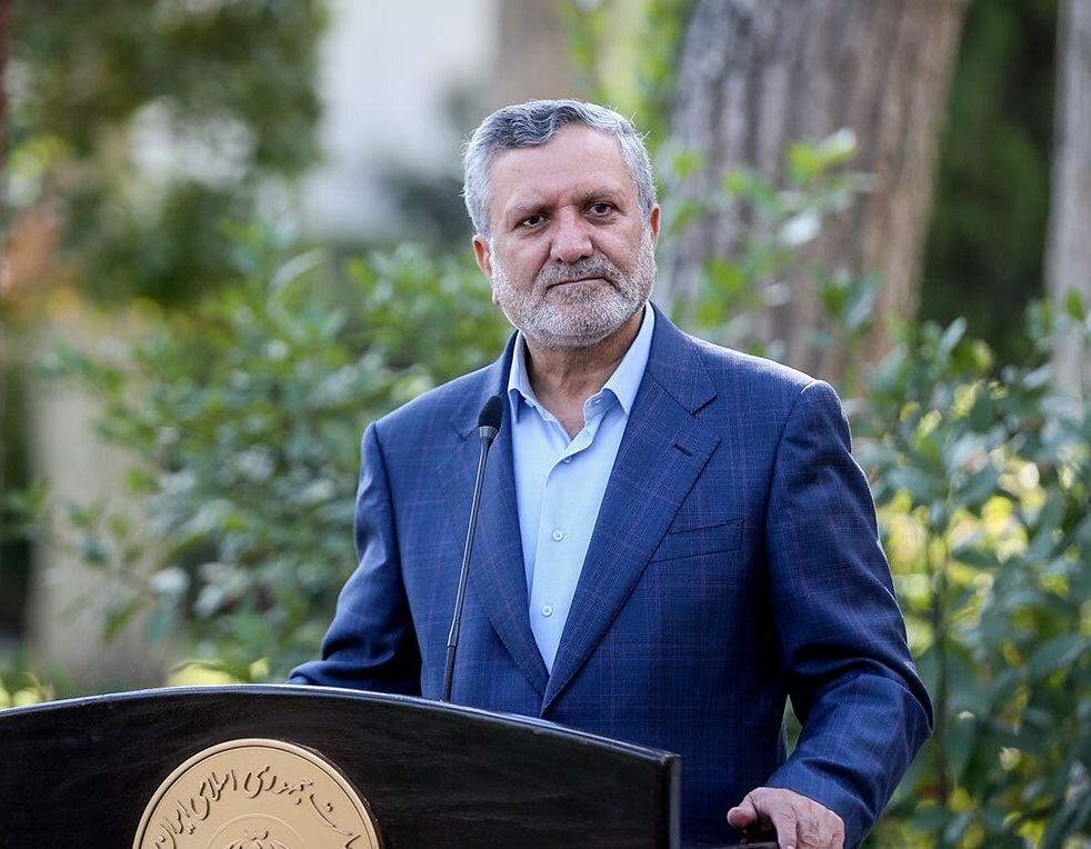 وزیر رفاه: بازتاب خوبی از اجرای آزمایشی طرح کالابرگ الکترونیکی در هرمزگان گرفته شده / استفاده از کالابرگ اختیاری است؛ یعنی کسانی که خواستند می توانند از استفاده کنند و کسانی که خواستند می توانند مبلغ نقدی آن را برداشت کنند / امیدواریم این طرح به زودی در کشور اجرایی شود