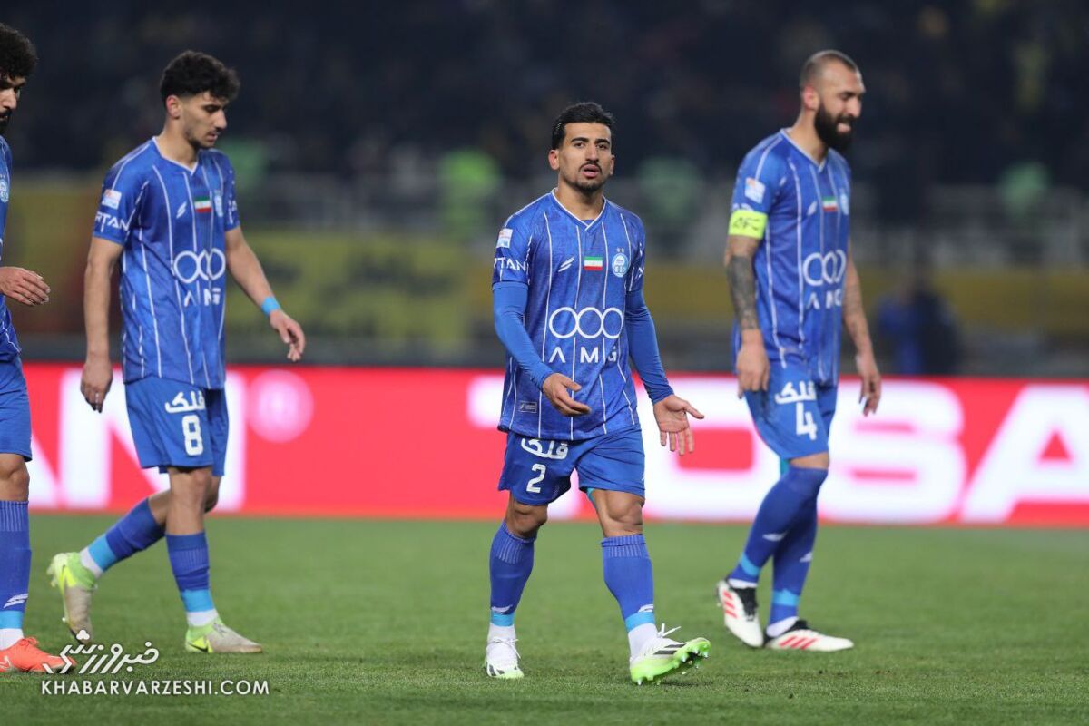 شانس به رامین رضاییان در استقلال رو کرد/ صالح بازی با تراکتور را از دست داد شانس به رامین رضاییان در استقلال رو کرد/ صالح بازی با تراکتور را از دست داد