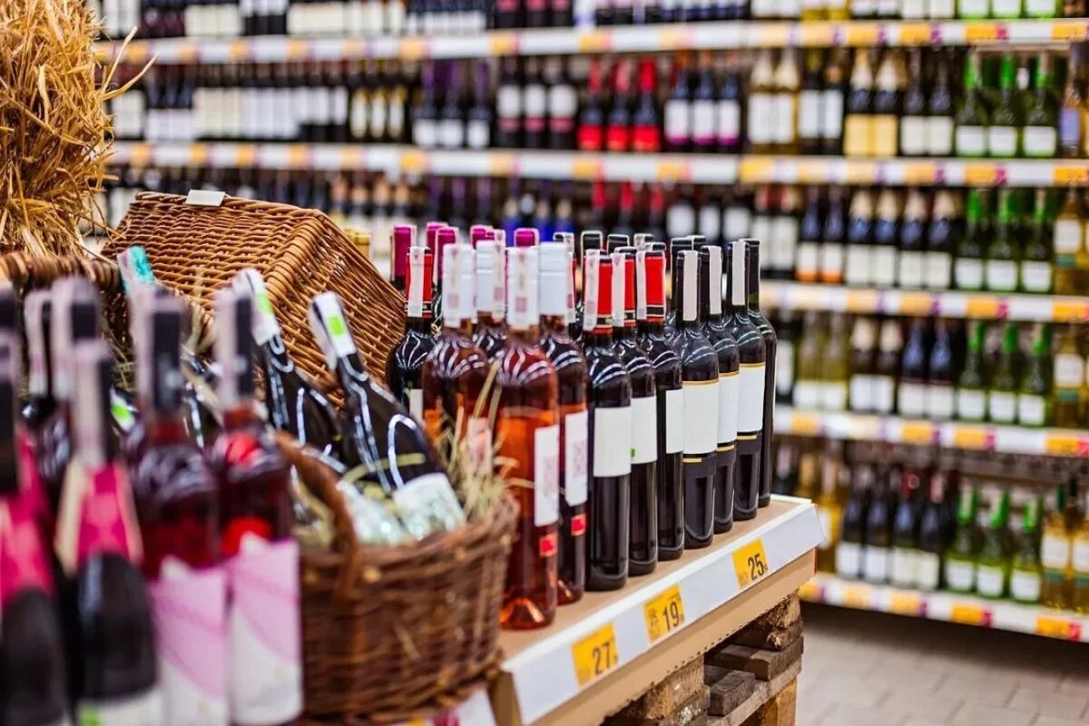 عربستان خرید مشروبات الکلی را برای یک گروه آزاد کرد عربستان خرید مشروبات الکلی را برای یک گروه آزاد کرد